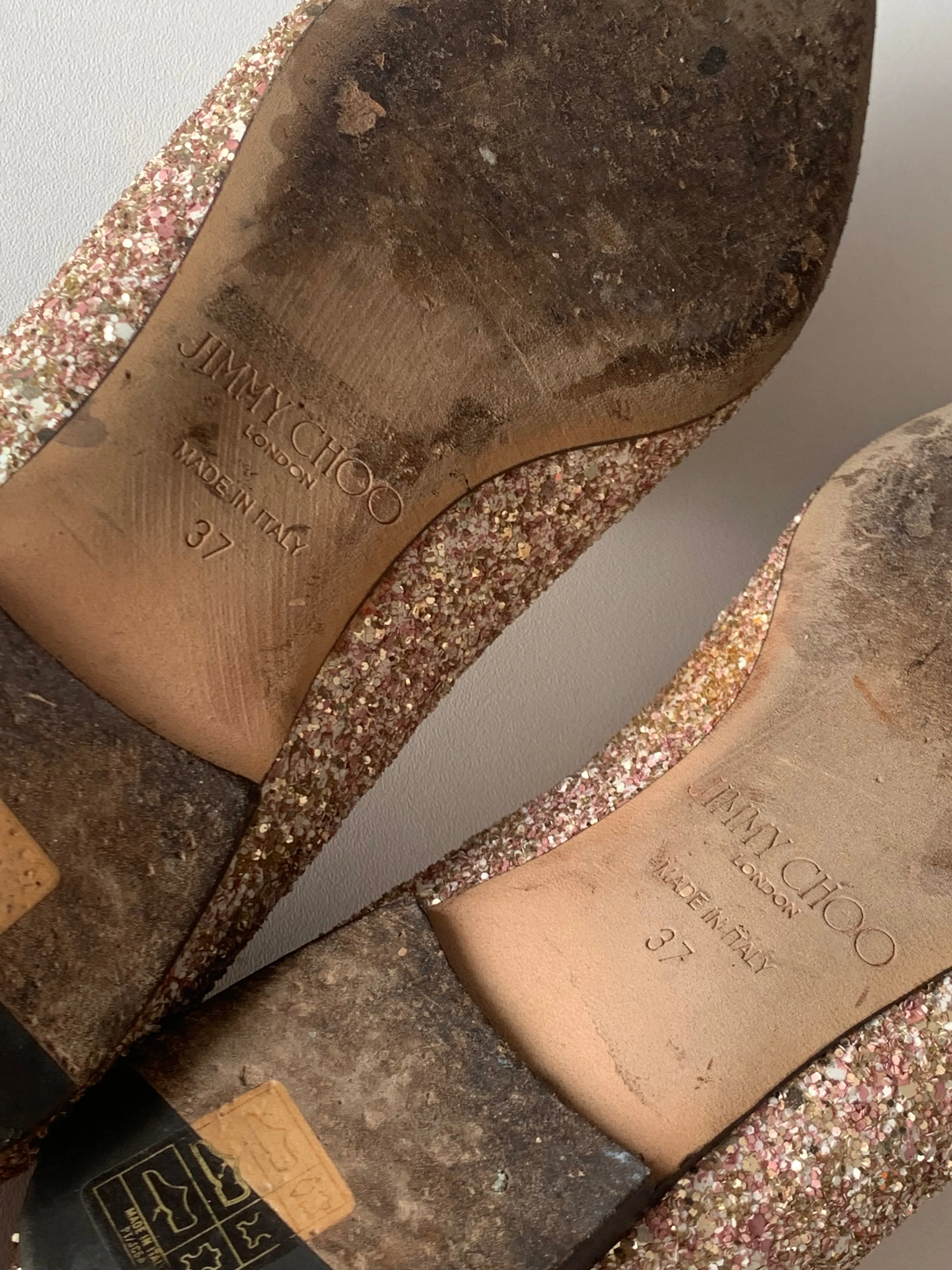 <B>JIMMY CHOO</B> <BR>Glitter Gala Point Toe Ballerina Flats 37