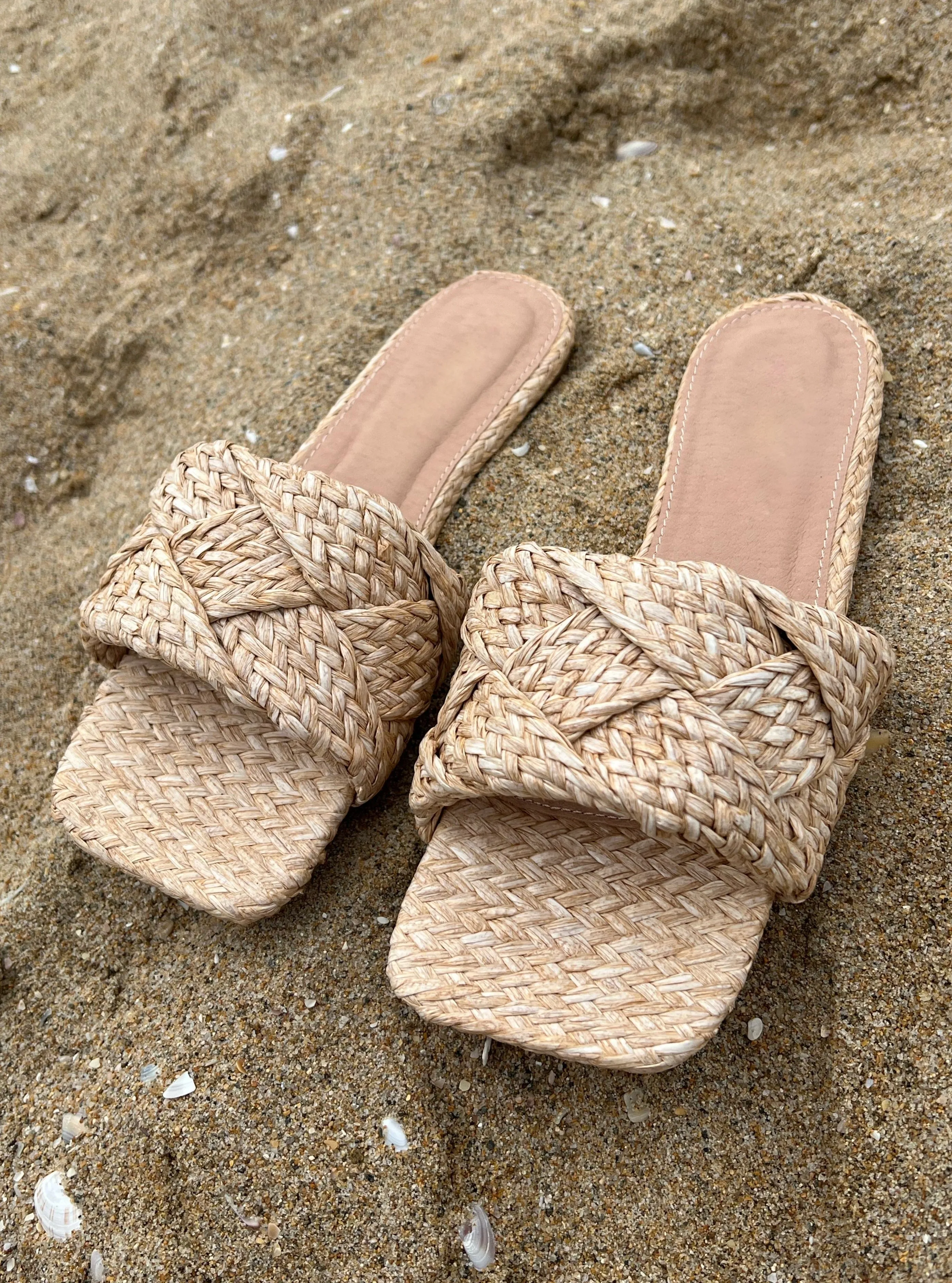 Serena Sandals (Light Tan)